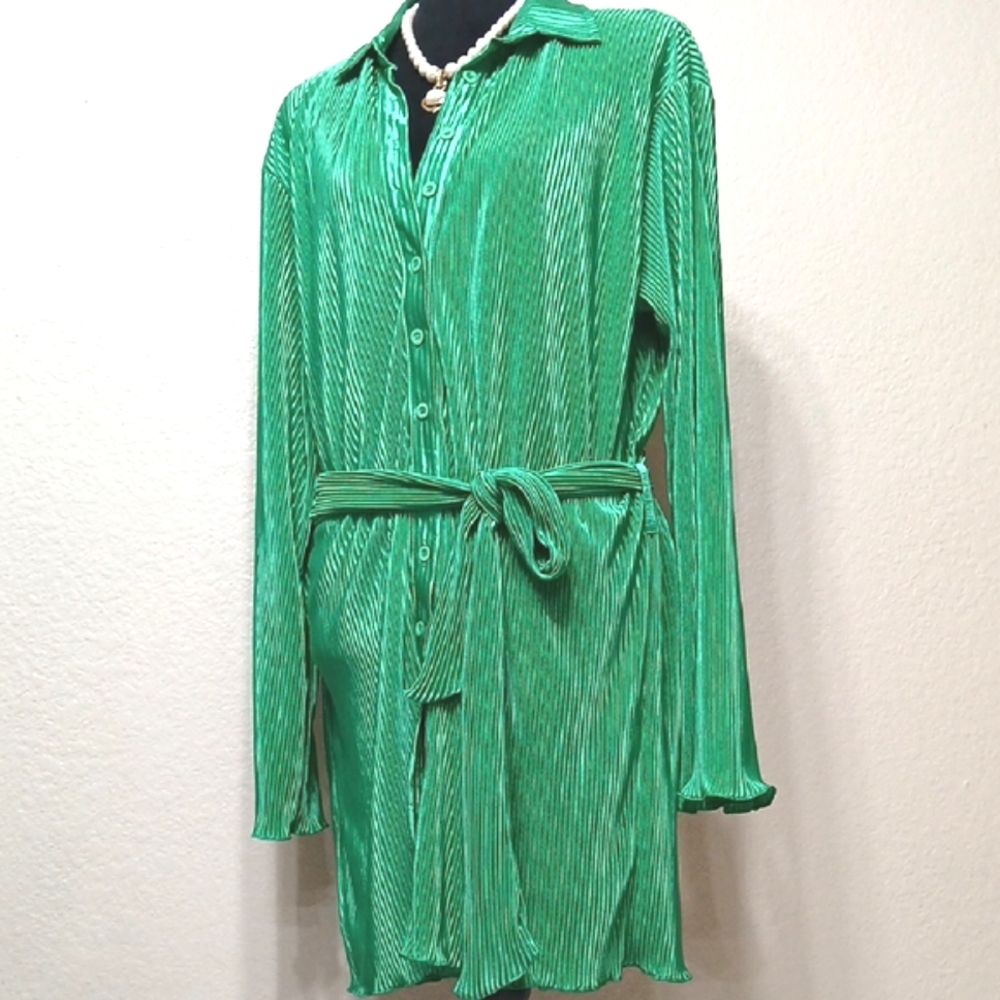 Boutique Piano Style Midi Dress